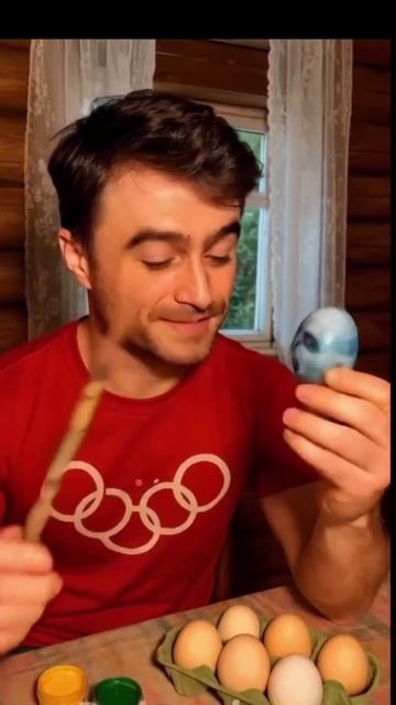 Актеры Голливуда расписывают 🥚🎨 в обработке ИИ