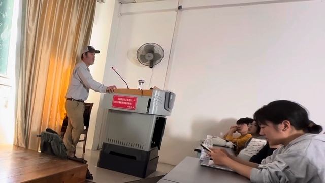 Lecture I did on ecotourism and conservation for 177 tourism majors at University in Sichuan China.