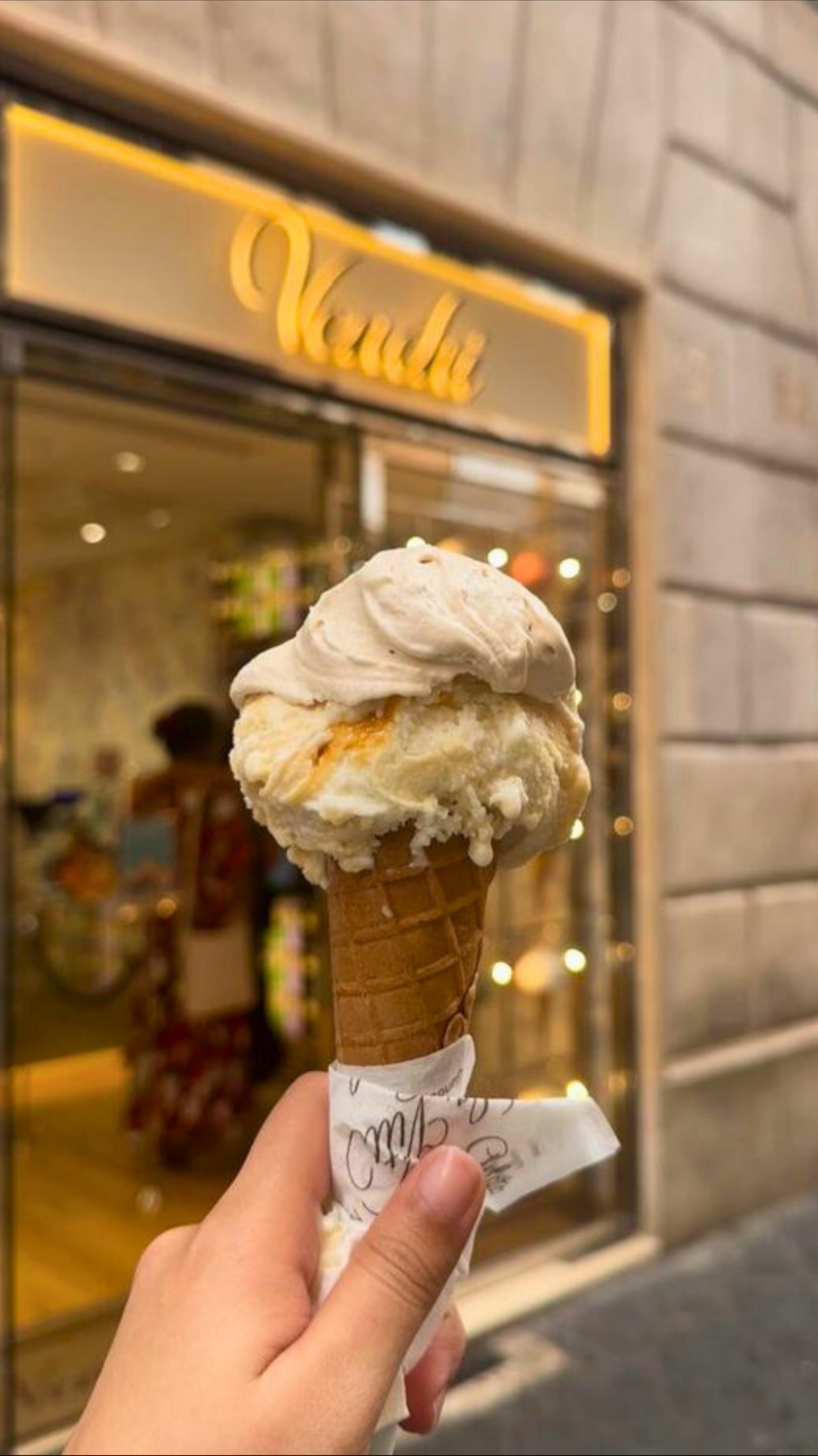 Сохраняй лучшие джелатерии в Риме 🍧