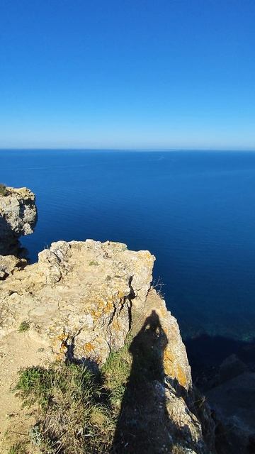 Доброе утро. Вид на пляж "Царское село" дальше "Грот Дианы"