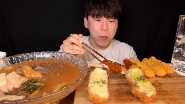 SUB) 더울땐 돈냉이지! 돈까스 & 물냉면 & 새우튀김, 대게튀김 먹방 ASMR 날이 더워지니까 생각나는 냉면! 그 중에서 돈냉은 최고👍