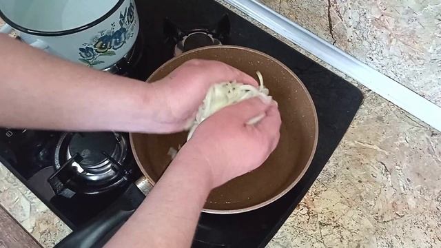 ВКУСНЕЙШИЕ ДОМАШНИЕ ВАРЕНИКИ С ПЕРЕЖАРЕННЫМ ЛУЧКОМ - ЭТО ОЧЕНЬ ВКУСНО. ВКУСНЫЙ УЖИН.