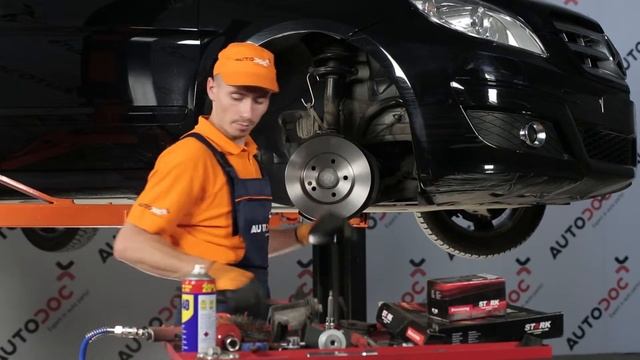 Πώς αντικαθιστούμε Δίσκοι φρένων, Τακάκια εμπρόσθιων φρένων σε MERCEDES-BENZ B W245