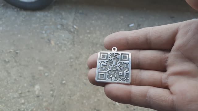 Такого медальона ни у кого нет.