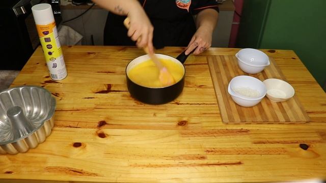 RECEITA DE BOLO DE FUBÁ COZIDO COM GOIABADA DA LARI -