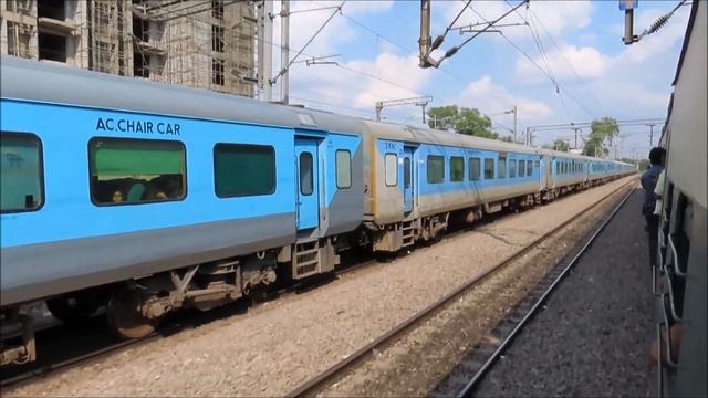 Parallel Race : WAP 5 Kanpur SHATABDI races with Palwal EMU
