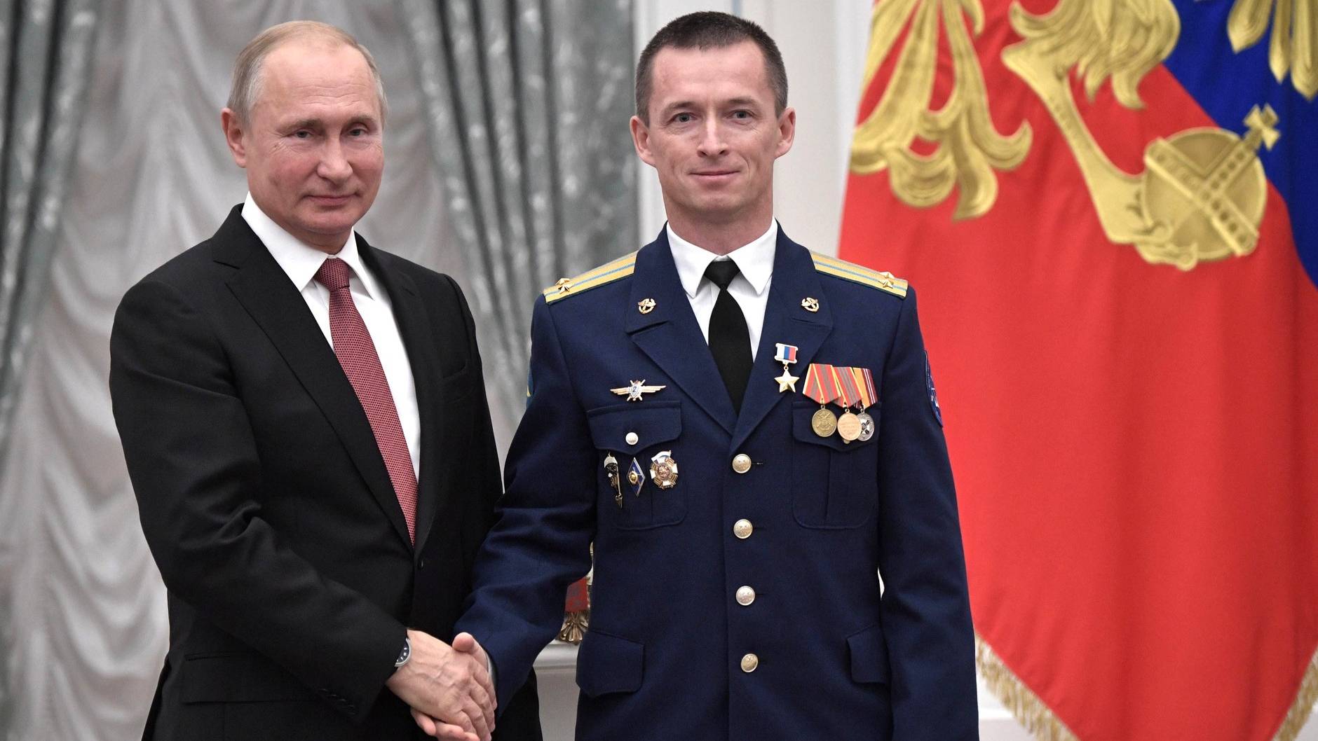 Поздравление ! Сергей Николаевич Рыжиков Герой Российской Федерации космонавт-испытатель отряда косм