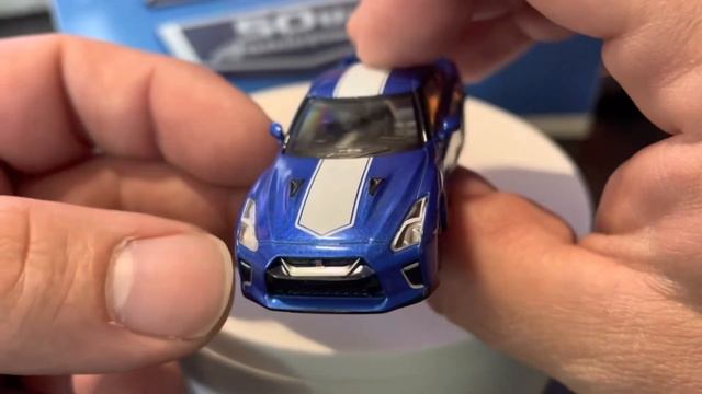 KYOSHO MINI CAR & BOOK No.01 NISSAN GT-R 50TH ANNIVERSARY 1/64