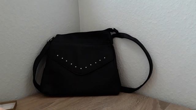 Сумочка и бижутерия из 14 го каталога Avon (Германия)