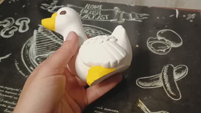 Переделка гипсовой фигурки утенка из Фикс Прайс: как сделать из игрушки винтажный декор