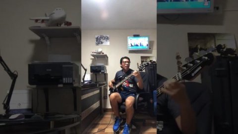 Los Hermanos Moreno - Con alguien como tú - Bass cover