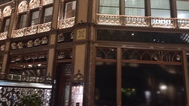 Парижский двор (Parisi Udvar) в Будапеште
