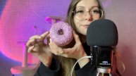 АСМР итинг американских пончиков 🍩 ASMR eating donuts 😋