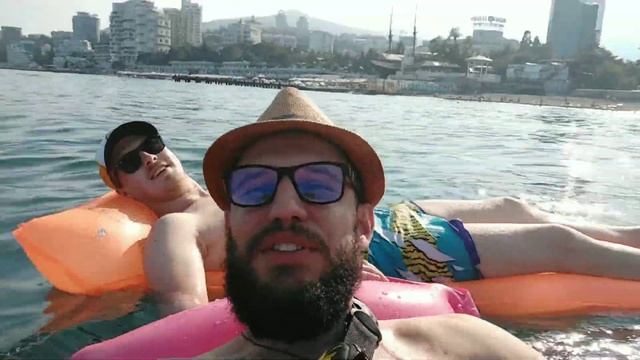 ВЛОГ#8 Паша Альваресс повел подписчика на море #ПашаАльваресс #море #пляж #intex #лето #подписчика