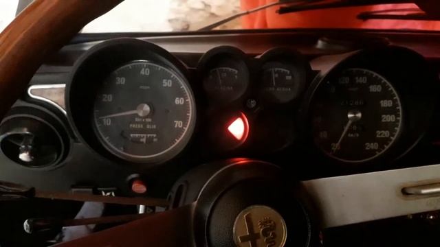 Alfa Roméo guilia 2000 gt veloce petite accélération