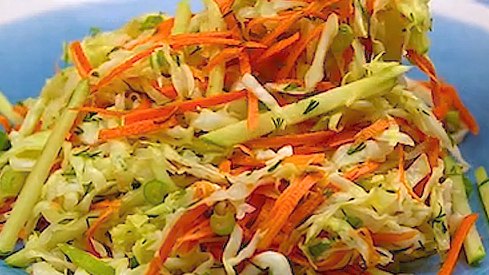 Салат из капусты покорит любого, простой и вкусный салат. А какой ваш любимый салат_