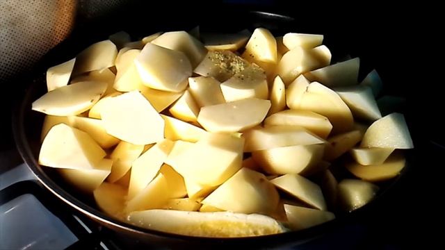 Картофель жареный на сковороде