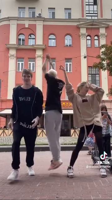 ДАНЯ МИЛОХИН С СОДОЙ ЛАВ БАБНИКИ 😂🔥👍 #Shorts