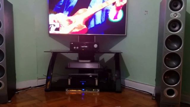Polk Rti12 floor standing speakers.