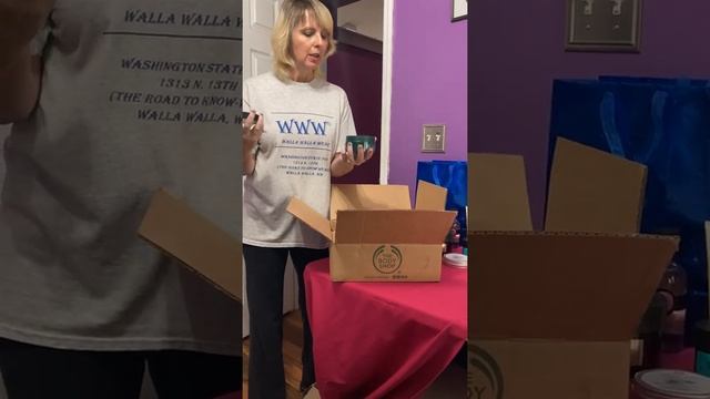 Unboxing free products from being a consultant at The Body Shop at Home