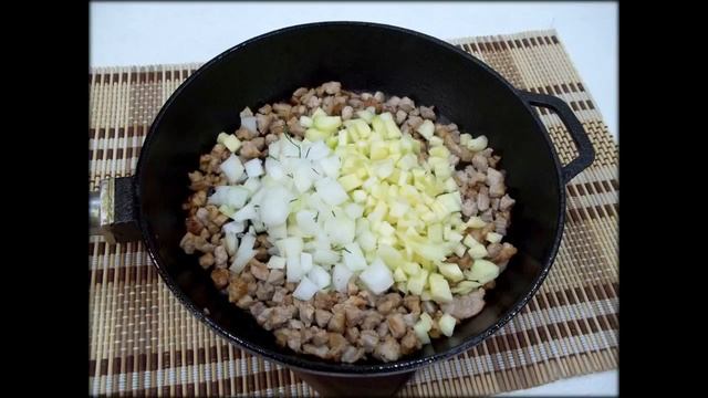 Блюдо из кабачкоа и фарша