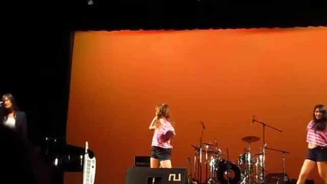 Hush Hush/I Will Survive - Regine Bautista's backup dancer