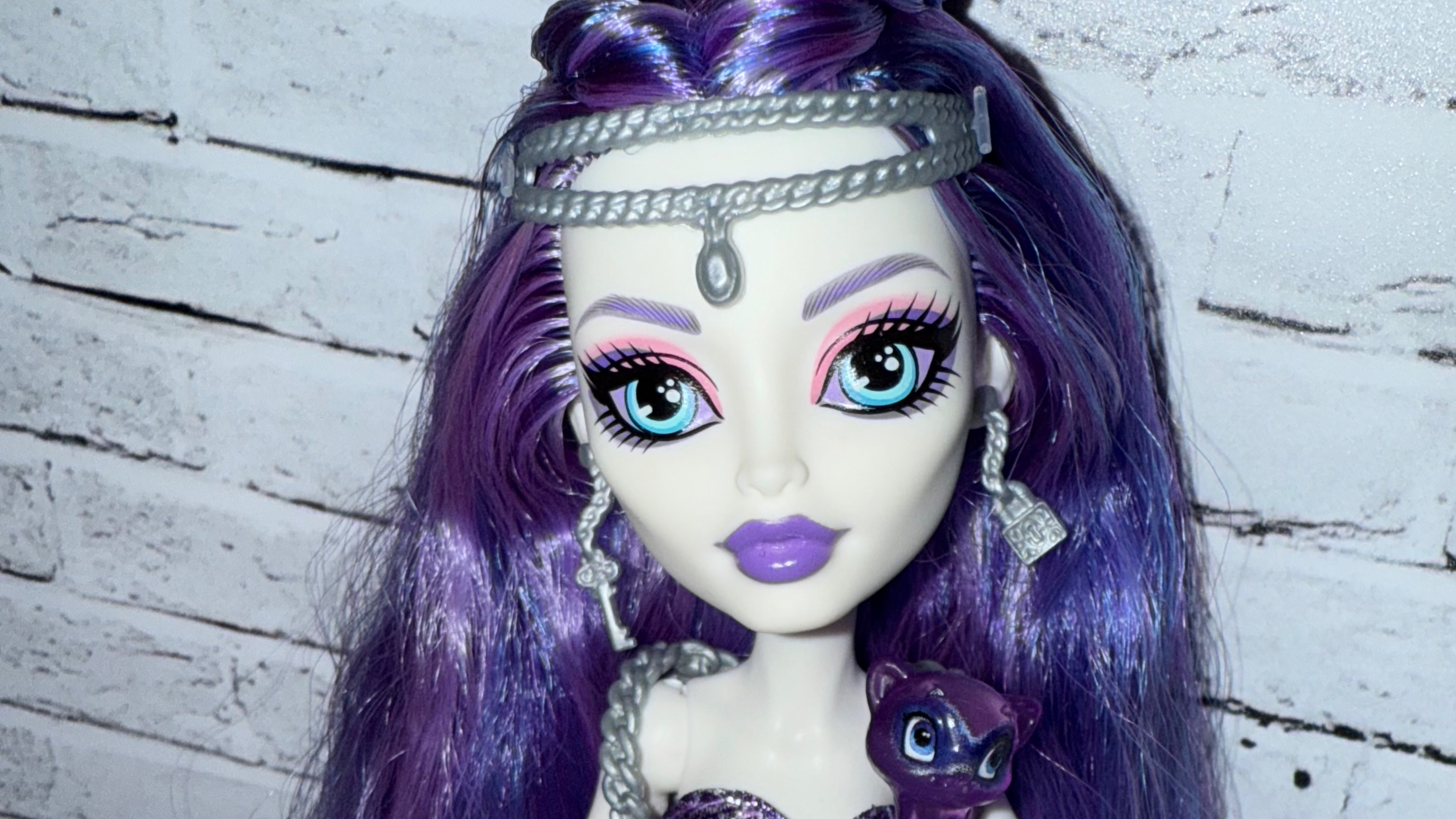 Monster High Spectra Vondergeist Doll G3 with Pet Ferret Rhuen Кукла Монстр Хай Спектра Вондергейст