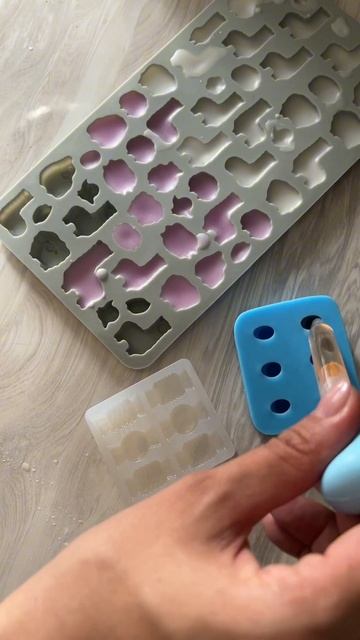 Заливаем аромасаше и wax melts в форме альпак, конфет и утят #свеча #candle #candlemaking #handmade