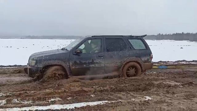 Террано сел на пузо