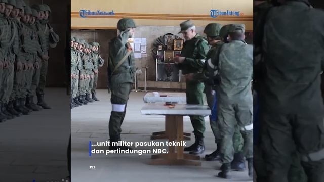 Kolonel Jenderal Sergei Kuzovlev Serahkan Penghargaan Bagi Prajurit Rusia di Donbass