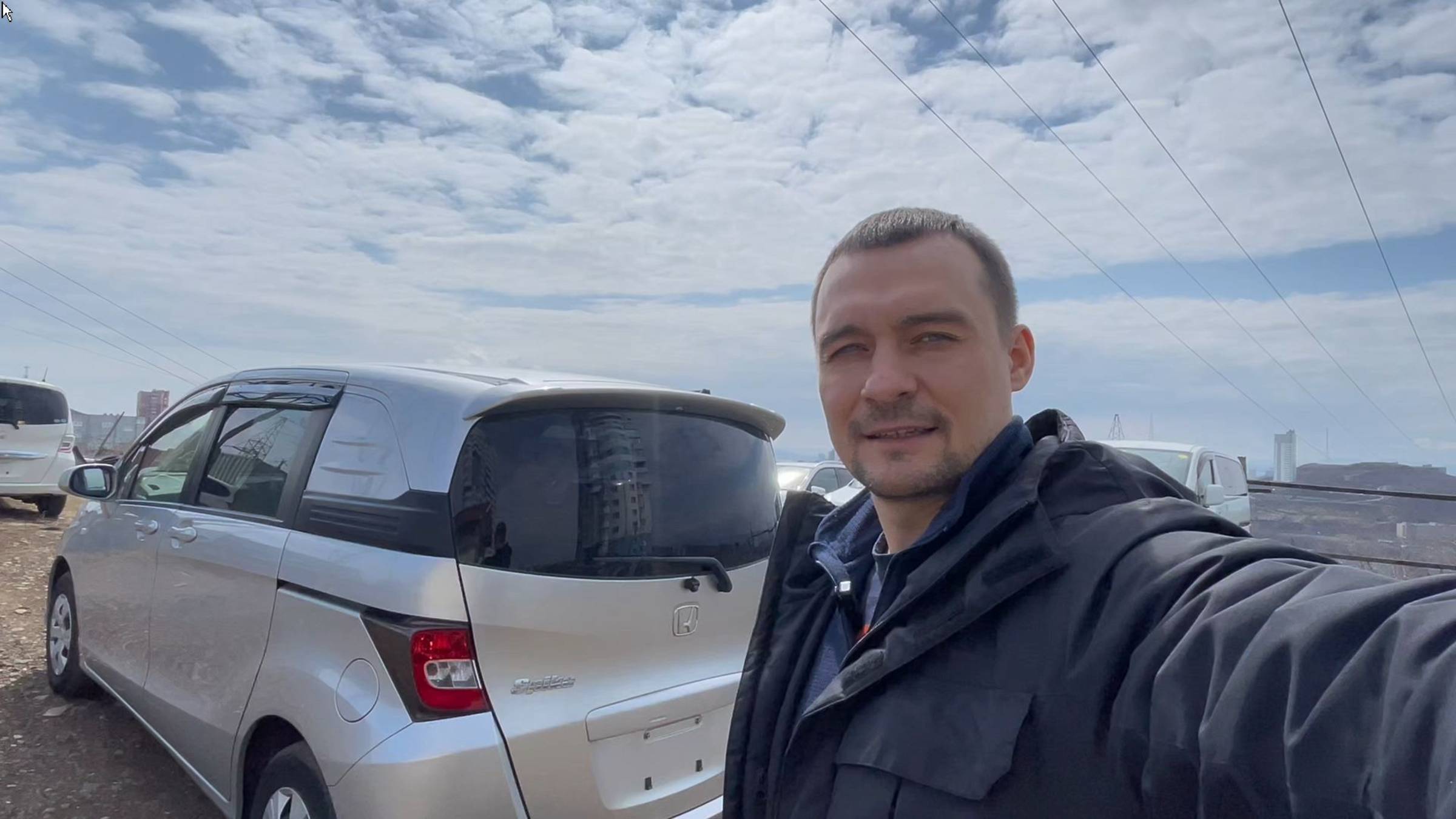 Привезли из Японии Honda Freed Spike 2013 года с пробегом 24 т км.