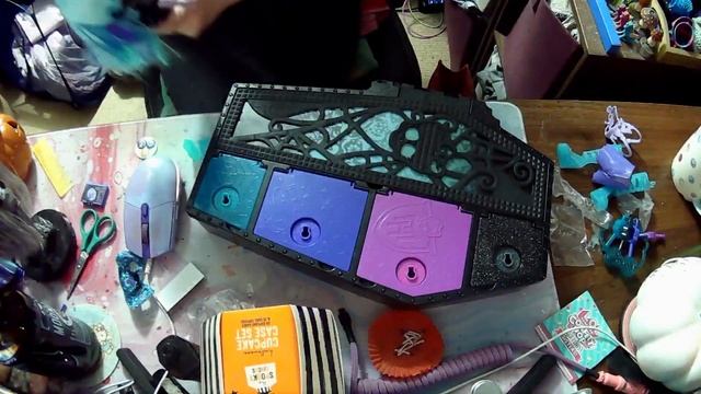Unboxing & Restyling Neon Frights Twyla (read description)