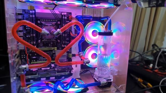 Anh culi đa năng, thích cái đẹp và bộ pc tản nhiệt nước custom tự chế đẹp vãi nồi
