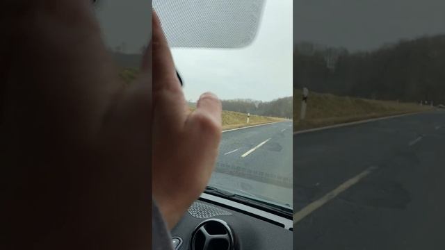 Ursache für Windgeräusche / Pfeifgeräusche SMART W453 schlecht verklebte Windschutzscheibe