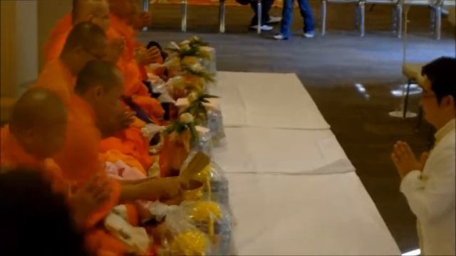 Buddhistic Wedding in Bangkok in Ibis Hotel Riverside