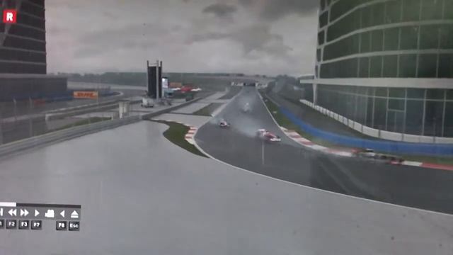 F1 Marussia Vs Ferrari- Massa Part 1