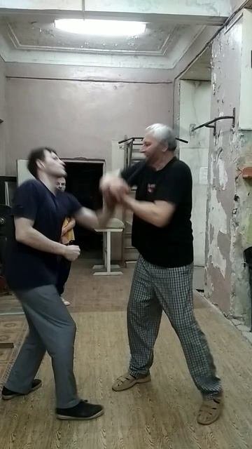 ОТБОР ПАЛКИ С УДУШЕНИЕМ .