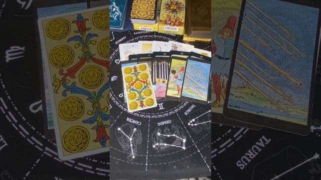 Водолей ♒️ таро расклад на АПРЕЛЬ