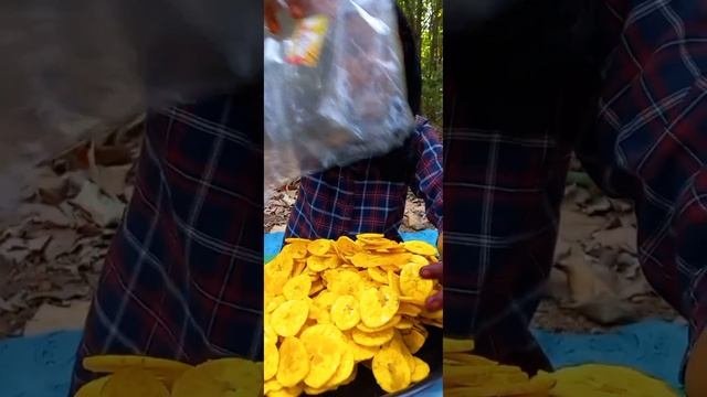 Banana chips 😋😋#viralvideo #eating