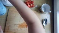 Мороженоя клубника в молоке.