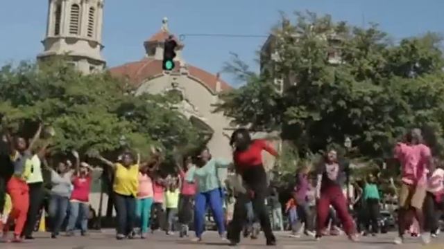 Amazing Gospel Flash Mob -- Let's Mob the Streets for Jesus