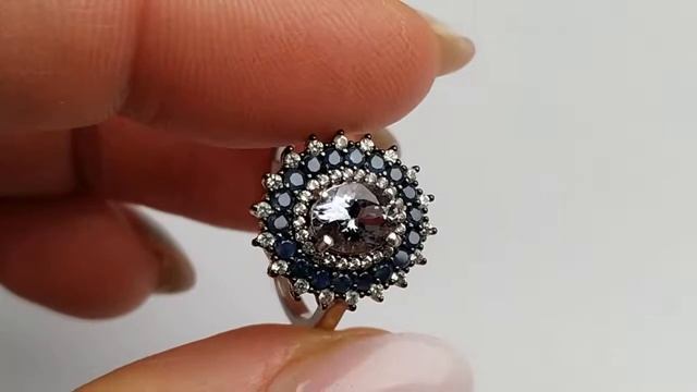 Кольцо с танзанитом 1.20ct, синими и белыми сапфирами ( день)