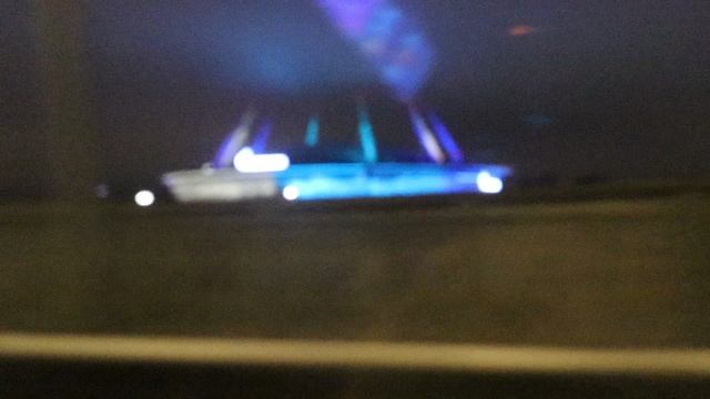 Ночная подстветка Газпром-Арена и вантового мост. Ночь-утро воскресенья 20 апреля 2025 г