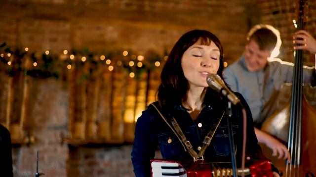 The Firebirds 'Crocodile Rock' / Elton John (Cover) Live Wedding Band Manchester- AliveNetwork.com