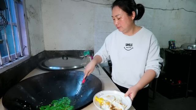 媳婦喜歡吃辣，今天又炒辣椒，這道菜很好吃