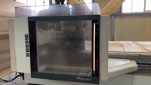 Centro di lavoro con piano NESTING in azione - BIESSE ROVER B FT 2231 NESTING CELL - Ferwood  00680