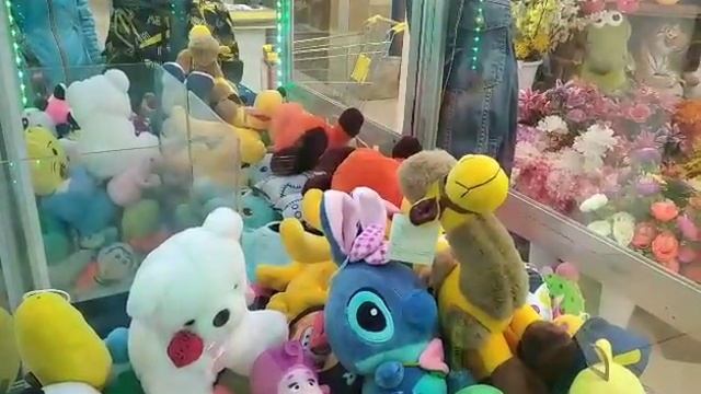 Играю в аппарат Хватайка