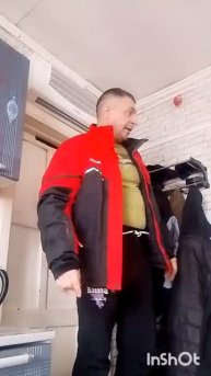 на лабутэнах😂