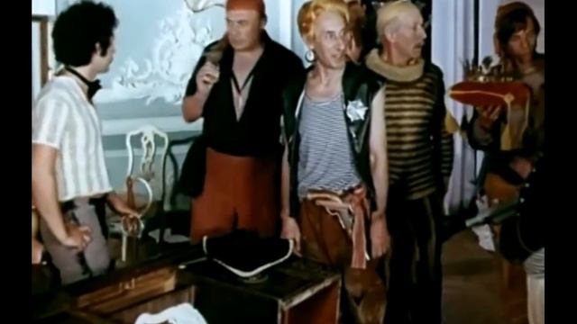 "Початок нашого кінця", або "Як ви цих піратів терпите?"