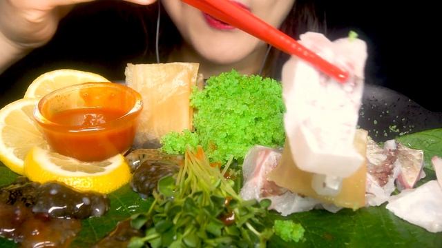 TOBIKO EGGS CHAMDOMHOE SEA CUCUMBER KIMCHI ASMR MUKBANG 날치알 참돔회 해삼 묵은지김치 리얼사운드 먹방
